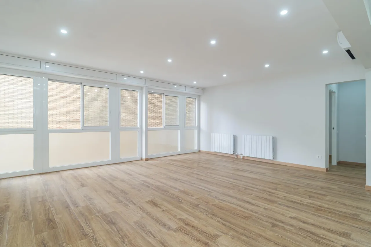 living - Piso de 180m² con 50m² terraza en venta en Eixample Izquierdo - gallery - 3