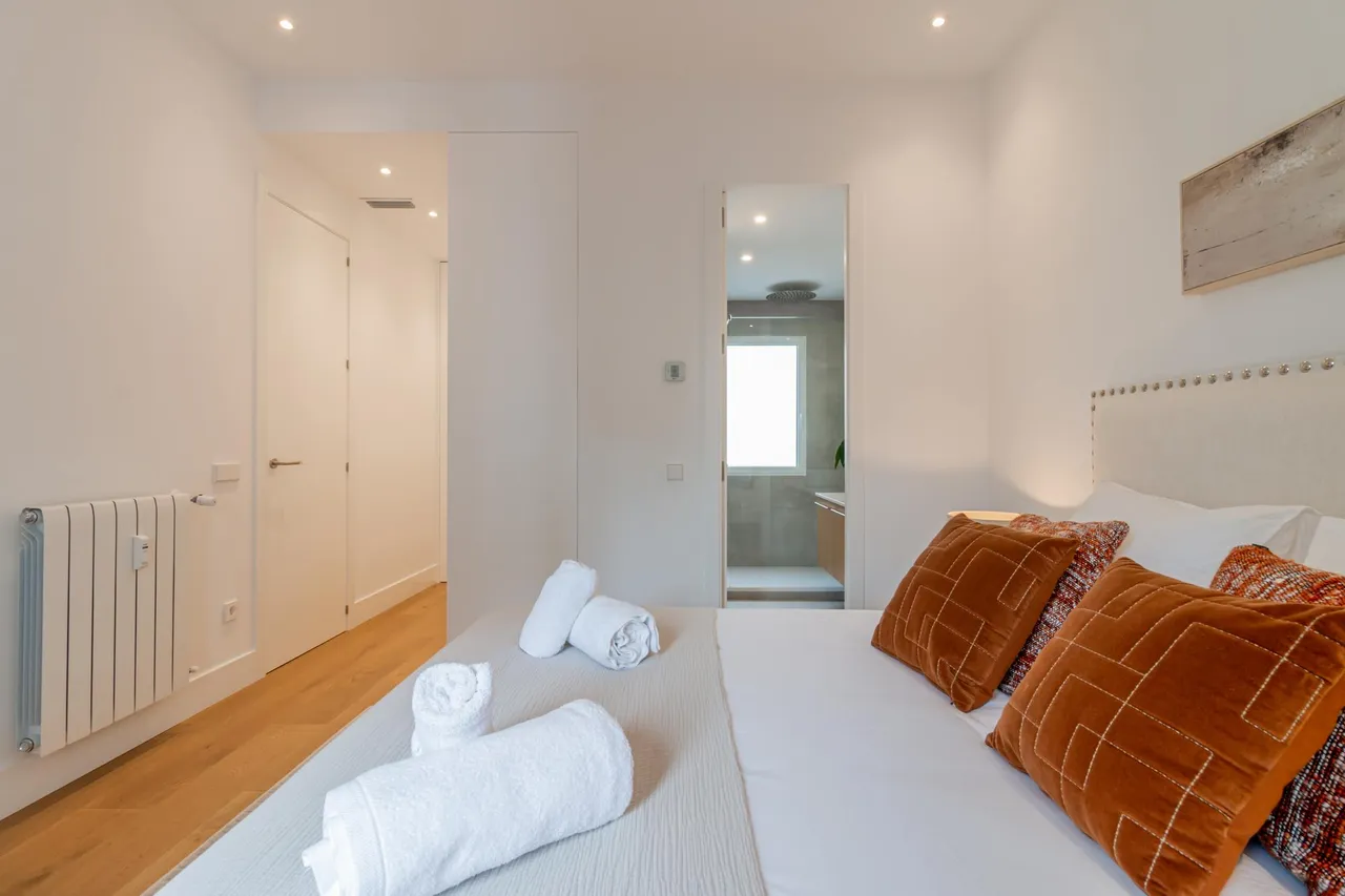 living - 110m² apartment for rent in Recoletos, Madrid - gallery - 6