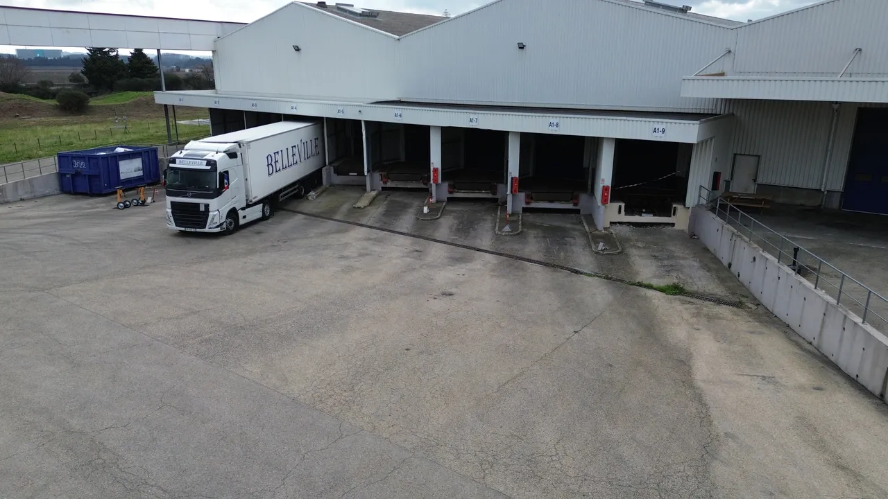 logistics - Entrepôt Logistique À Louer - gallery - 2
