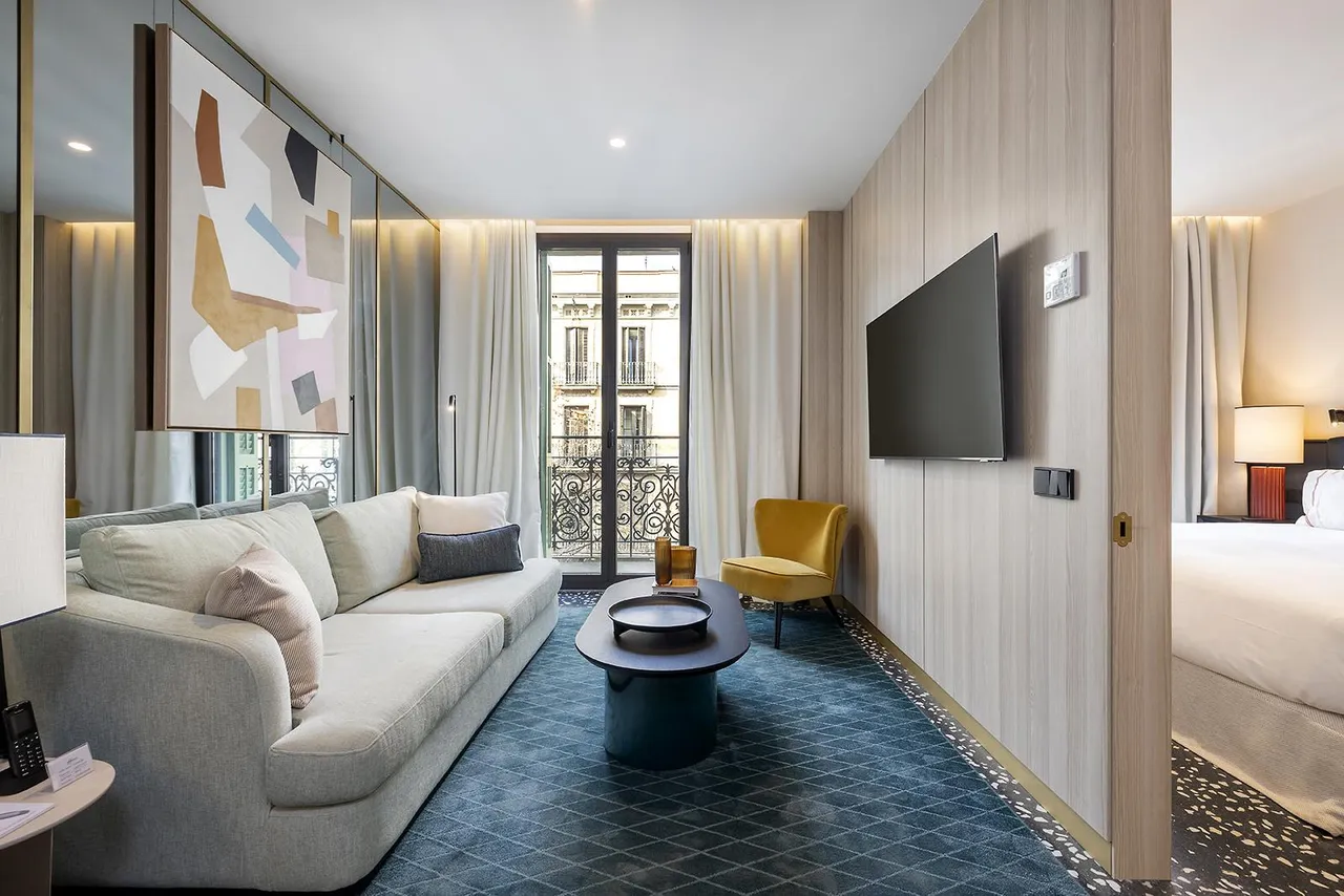 living - 45m² apartment for rent in Eixample Right, Barcelona - gallery - 4