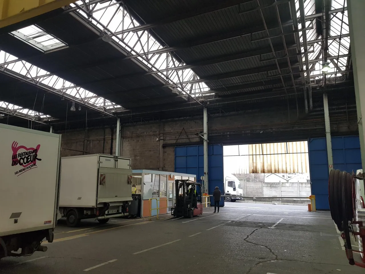 logistics - Warehouse For Rent - gallery - 3