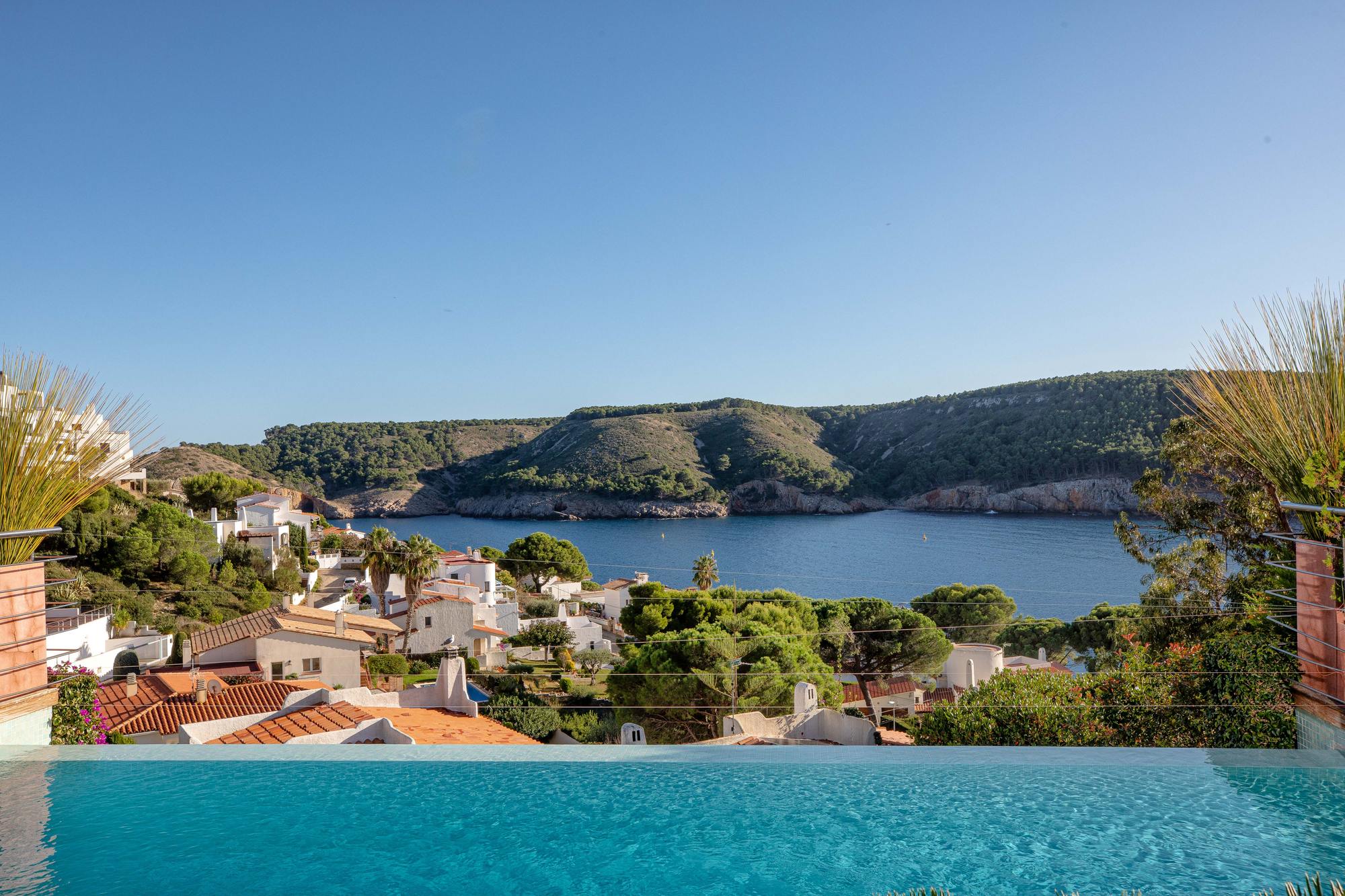 living - 304m² house / villa for sale in L'Escala, Costa Brava - featured