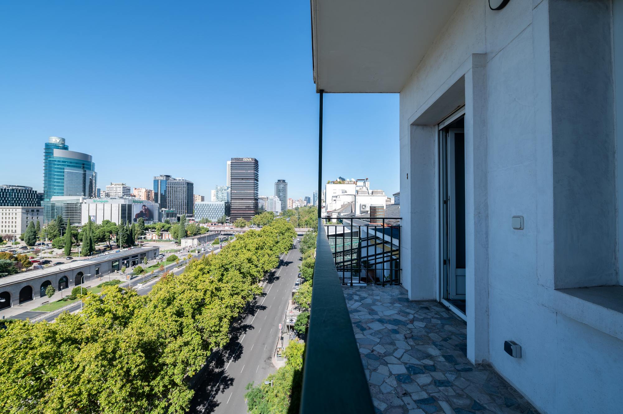 living - Piso de 235m² en venta en El Viso, Madrid - gallery thumbnail - 2