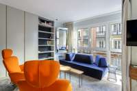 living - Piso de 55m² en venta en Jerónimos, Madrid - gallery thumbnail - 2