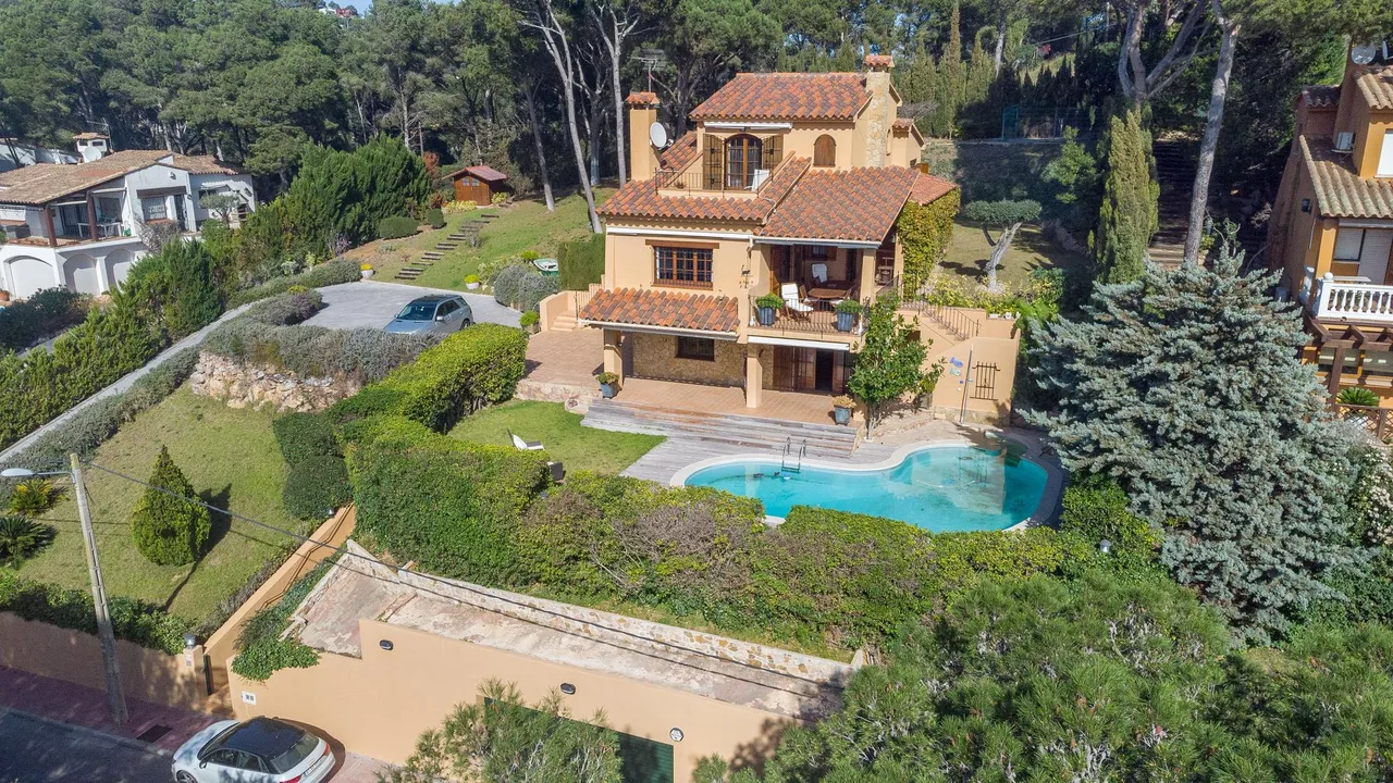 living - Casa de 539 m² en venta en Tamariu - gallery - 3