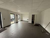 logistics - Activités / Bureaux À Louer - gallery thumbnail - 3