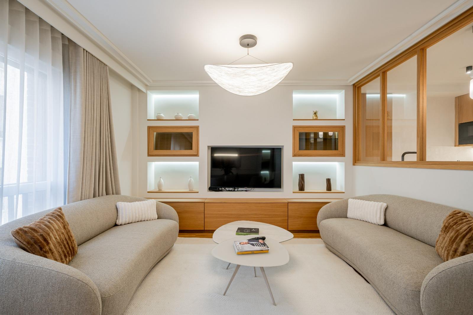 living - 103m² apartment for rent in Recoletos, Madrid - gallery thumbnail - 3