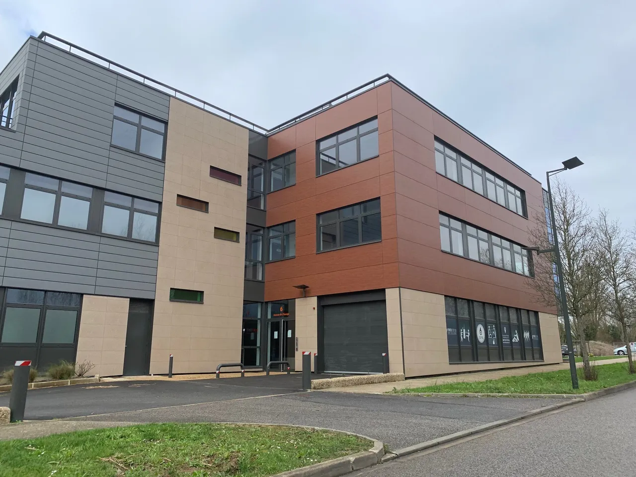 logistics - Light Industrial Premises / Offices For Rent - gallery - 2