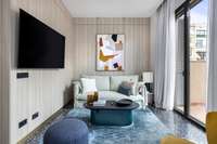 living - Piso de 80m² con 48m² terraza en alquiler en Eixample Derecho - gallery thumbnail - 3