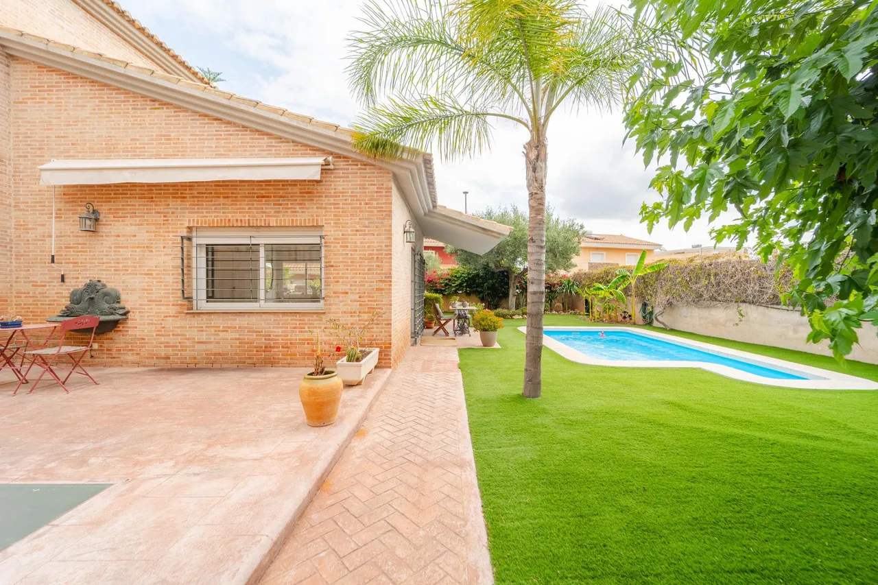 living - 332m² house / villa for sale in Bétera, Valencia - gallery - 5
