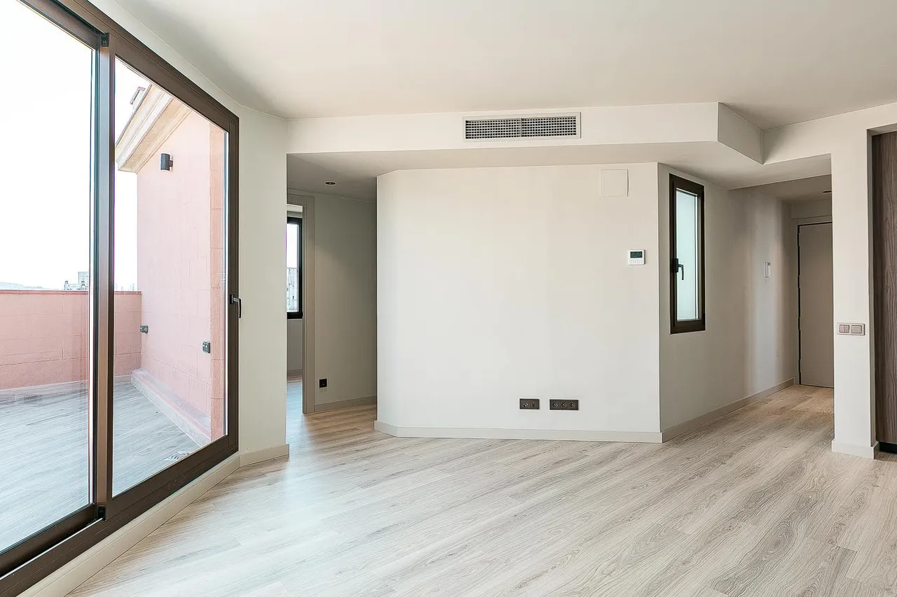 living - Ático de 70m² con 69m² terraza en venta en Eixample Derecho - gallery - 10