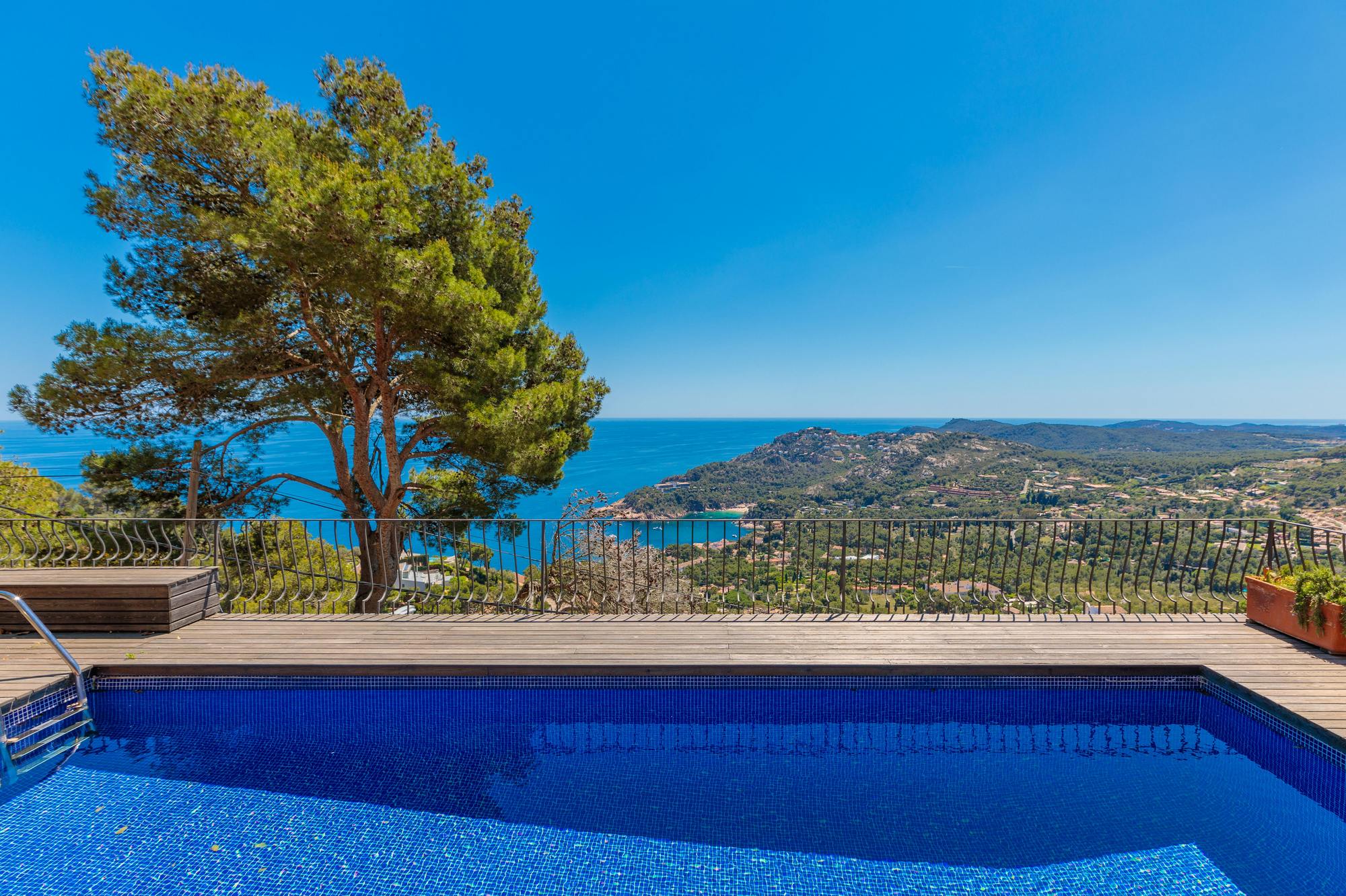living - Costa Brava villa with breathtaking sea views to buy - gallery thumbnail - 2