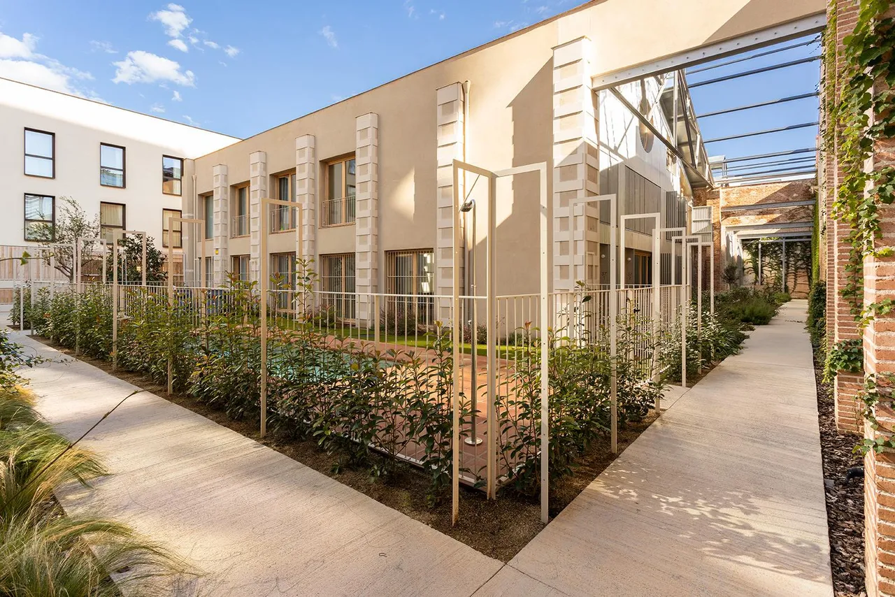 living - Can Ricart Lofts - gallery - 10