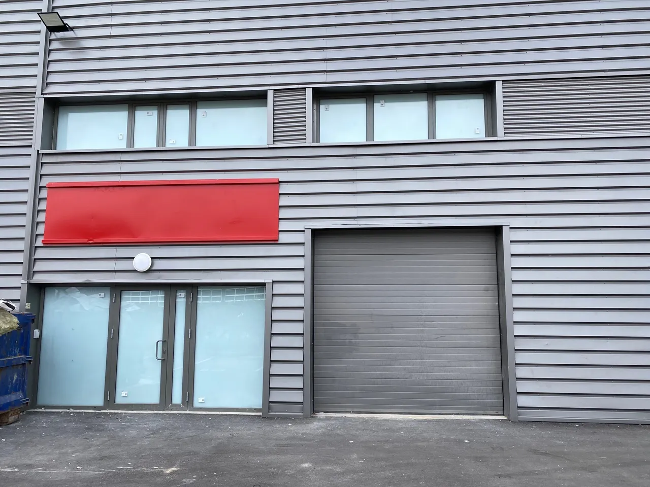 logistics - Local d’activités À Louer - gallery - 2