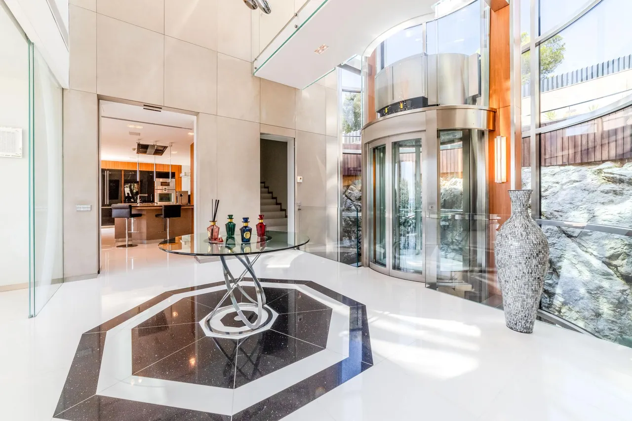 living - Casa / villa de 615m² en venta en Terramar, Barcelona - gallery - 8