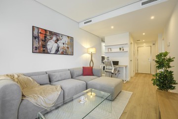 living - Piso de 60m² en alquiler en Sanchinarro, Madrid - featured