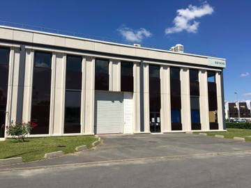 logistics - Activités / Bureaux À Louer - featured