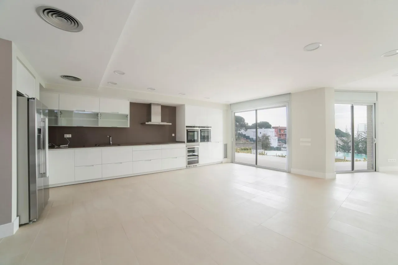 living - Costa Brava property for sale in La Montgoda urbanisation - gallery - 10
