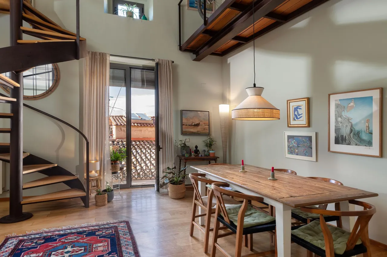 living - 242m² penthouse for sale in Barri Vell, Girona - gallery - 5