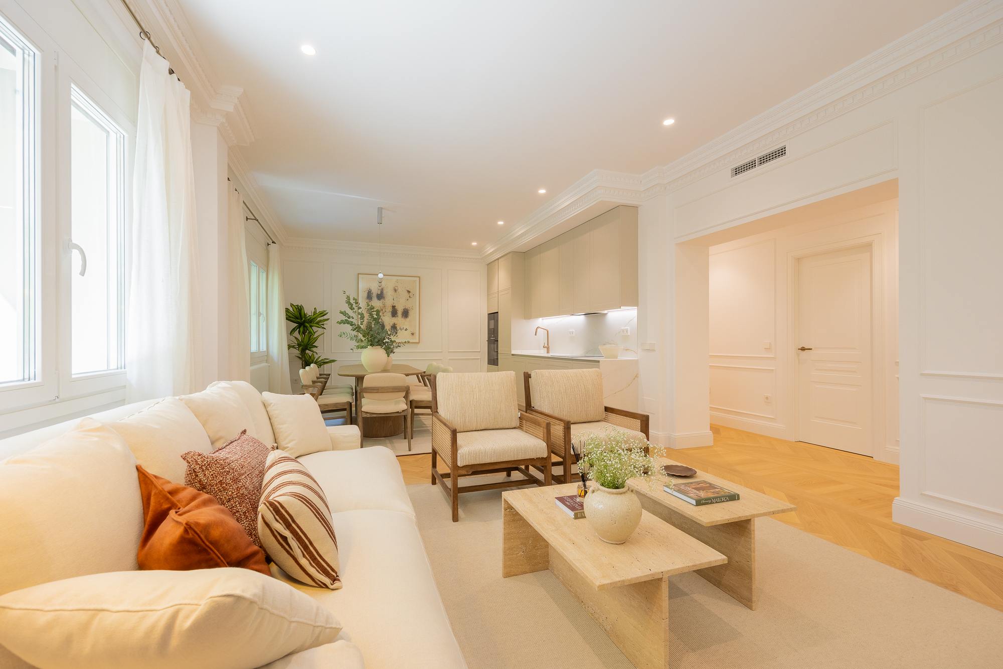 living - 161m² apartment for sale in Castellana, Madrid - gallery thumbnail - 5