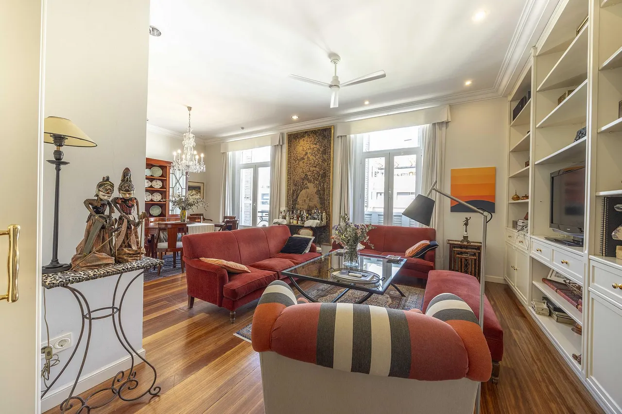 living - 246m² apartment for rent in Sant Francesc, Valencia - gallery - 3