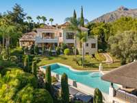 living - 712m² house / villa with 133m² terrace for sale in Golden Mile - gallery thumbnail - 1