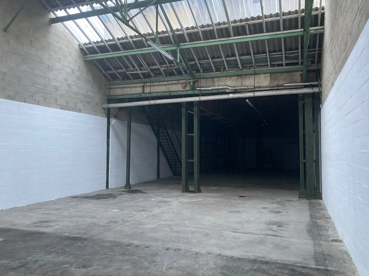 logistics - Warehouse For Rent - gallery - 7