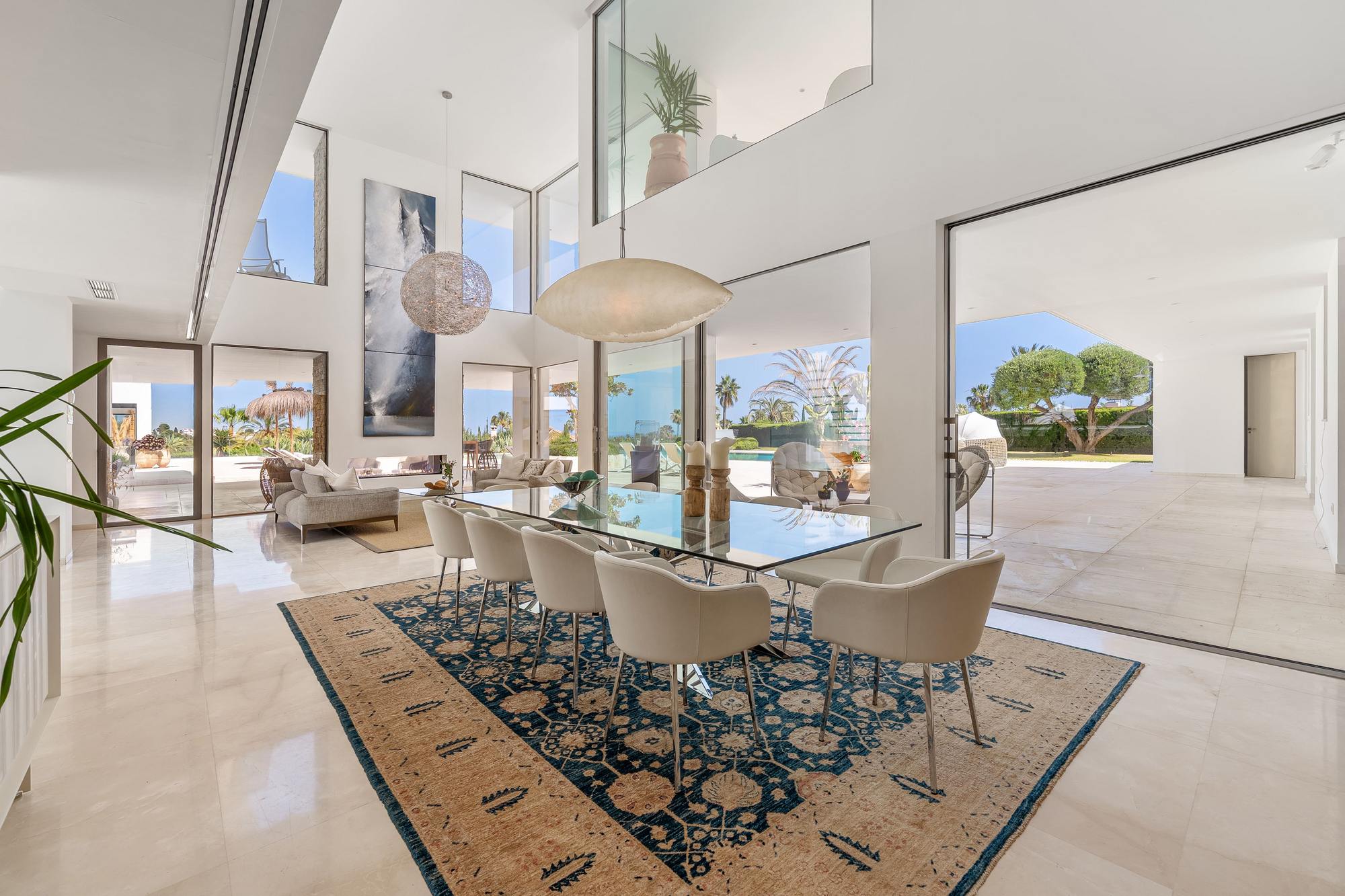 living - 676m² house / villa with 110m² terrace for sale in Nueva Andalucía - gallery thumbnail - 3