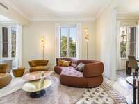 living - 189m² apartment with 7m² terrace for sale in Eixample Right - gallery thumbnail - 1