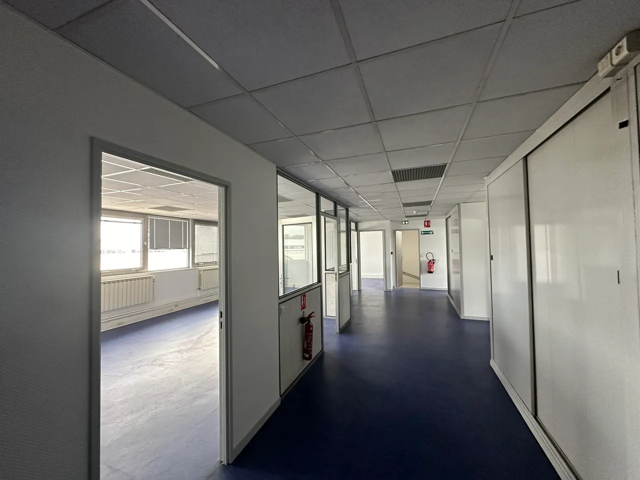 logistics - Courier Warehouse For Rent - gallery - 8