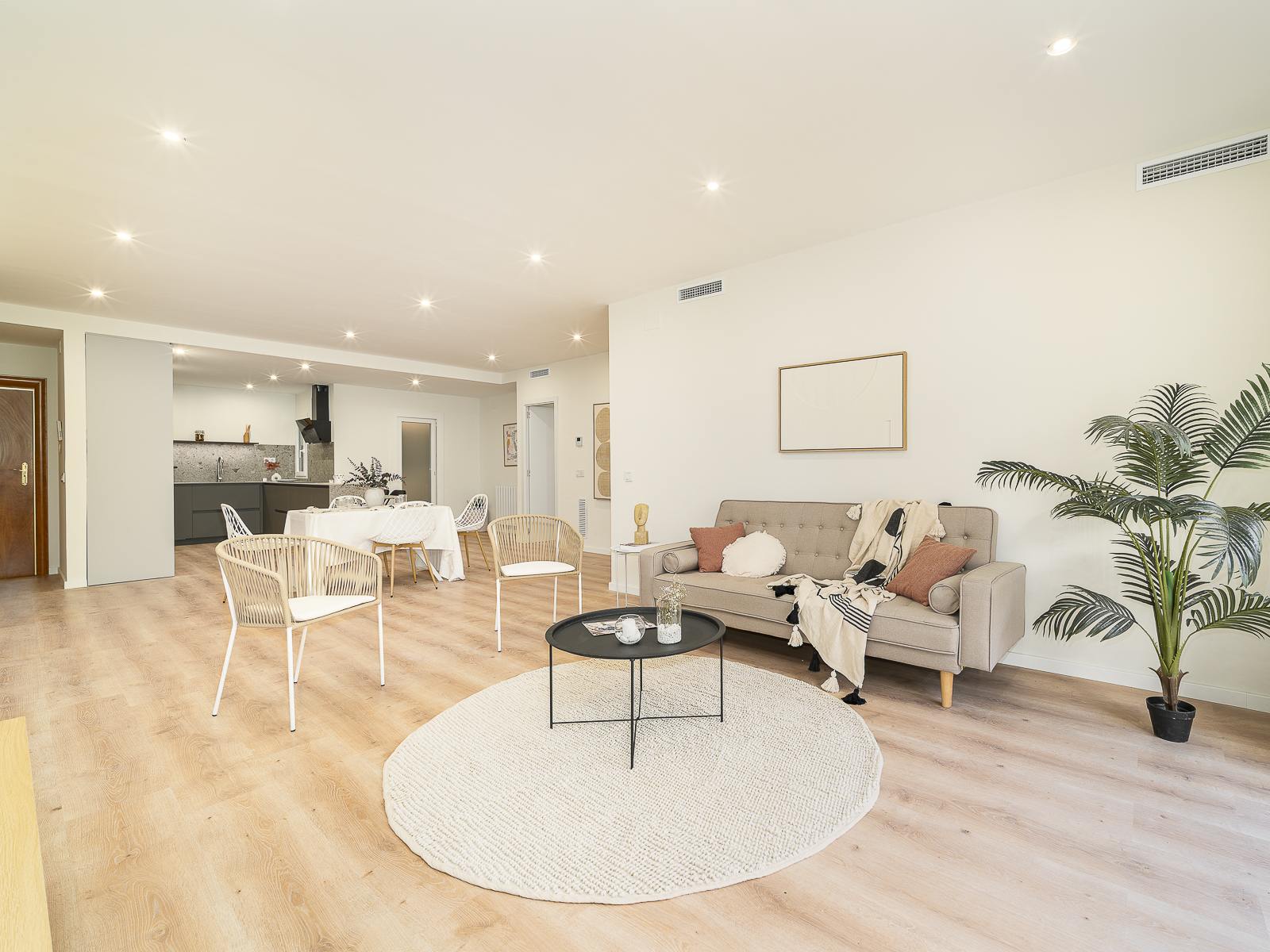 living - 130m² apartment with 7m² terrace for sale in Eixample Right - gallery thumbnail - 7