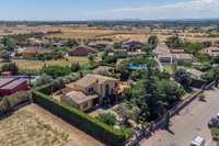 living - 423m² house / villa for sale in Alt Empordà, Girona - gallery thumbnail - 3