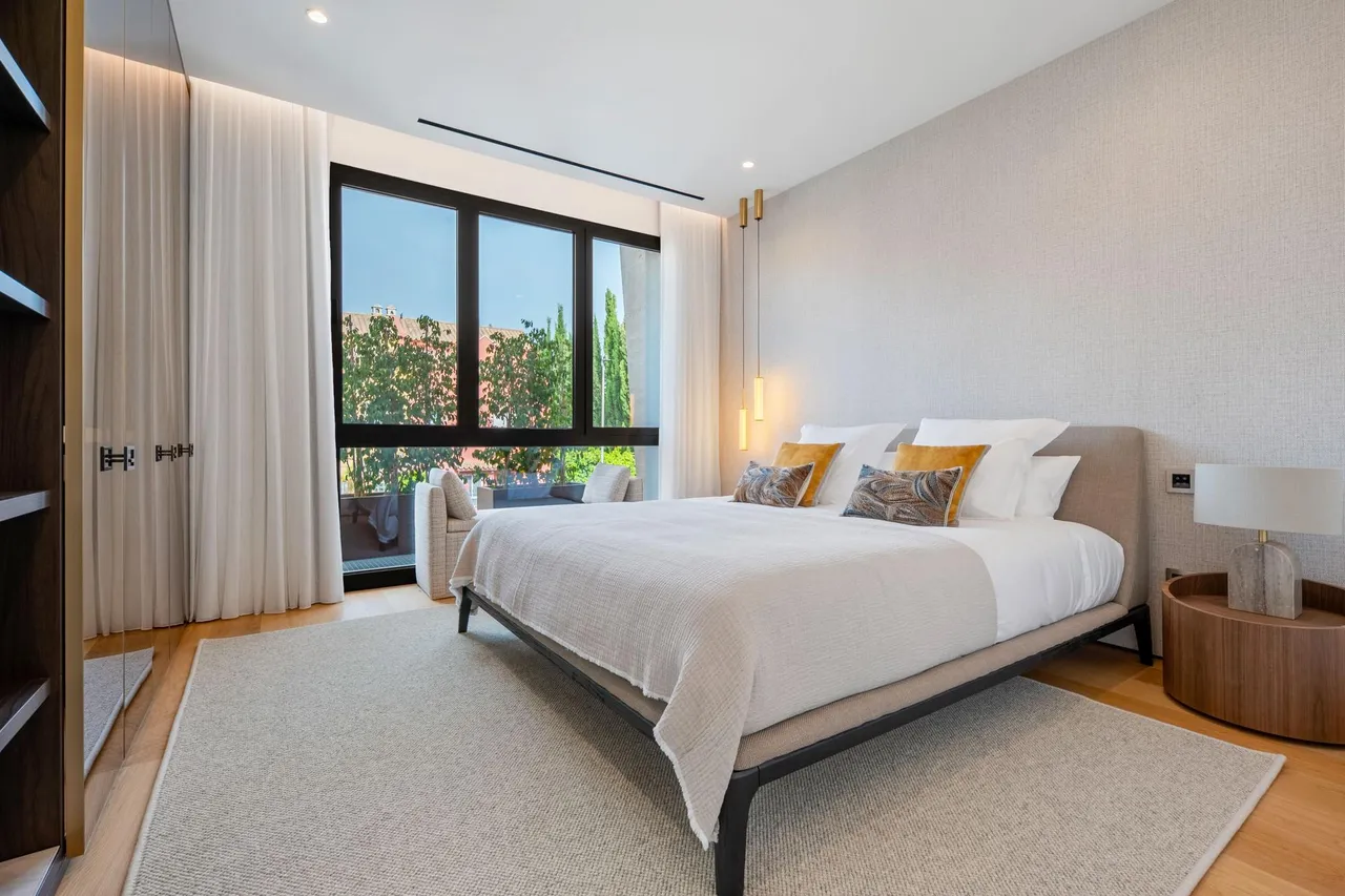 living - 252m² penthouse with 102m² terrace for sale in Golden Mile - gallery - 10
