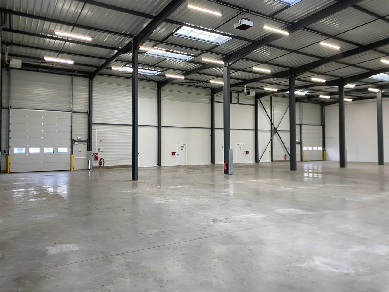 logistics - Light Industrial Premises / Offices For Rent - gallery - 7