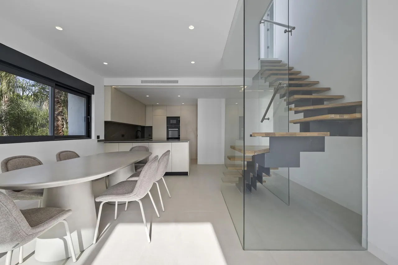 living - Contemporary villas and penthouses in El Paraíso, Estepona - gallery - 4