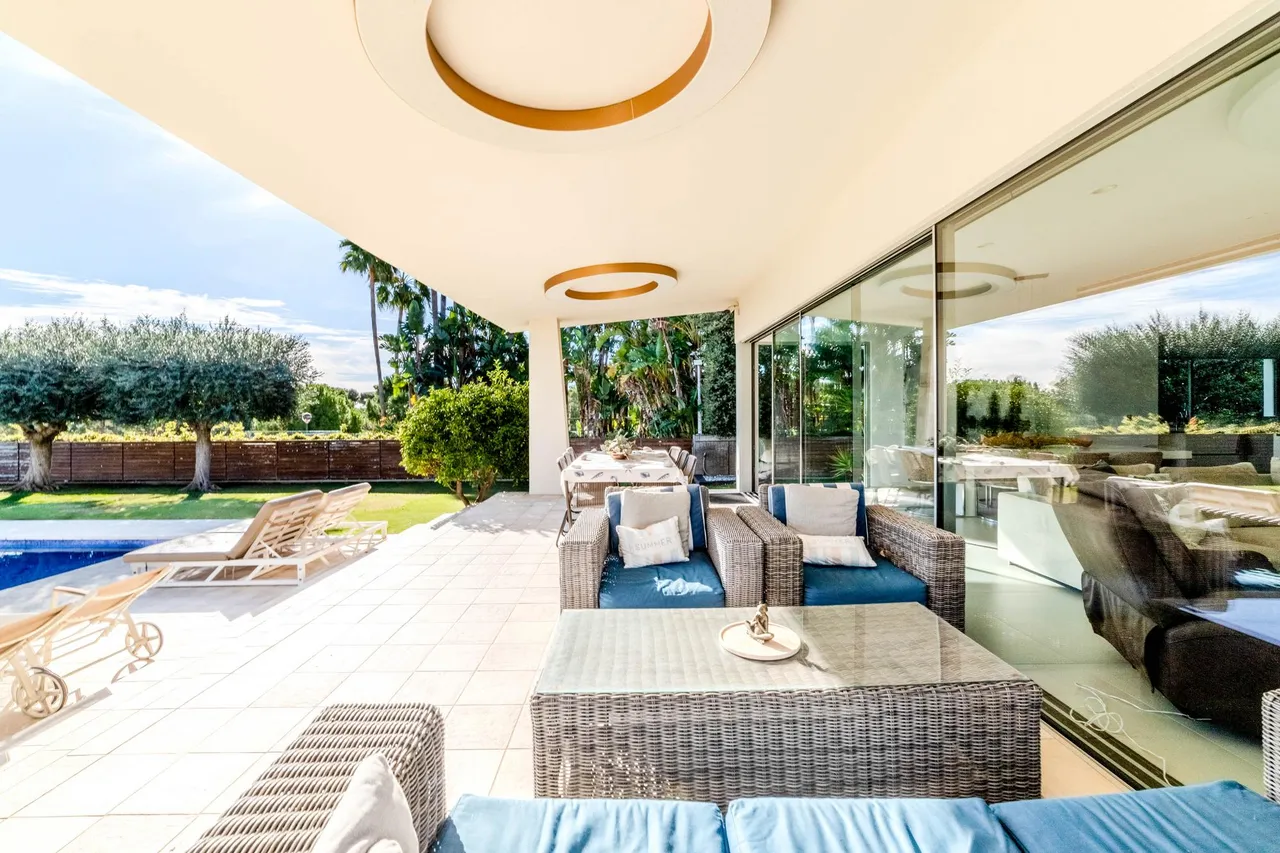 living - Casa / villa de 550m² en venta en Terramar, Barcelona - gallery - 7