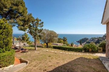 living - Parcela de 804m² en venta en Blanes, Costa Brava - featured