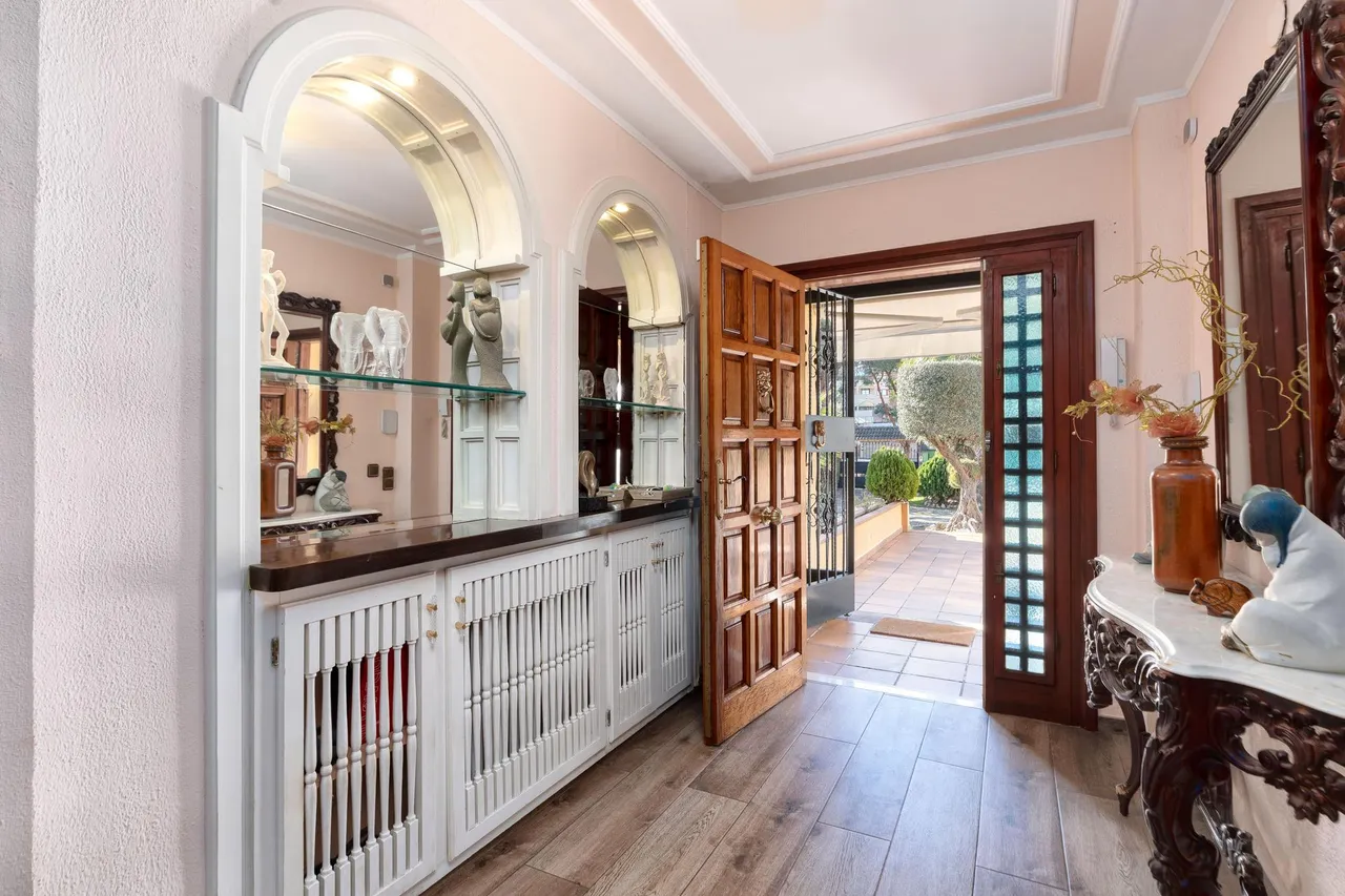 living - Casa / villa de 584m² en venta en Lloret de Mar - gallery - 5