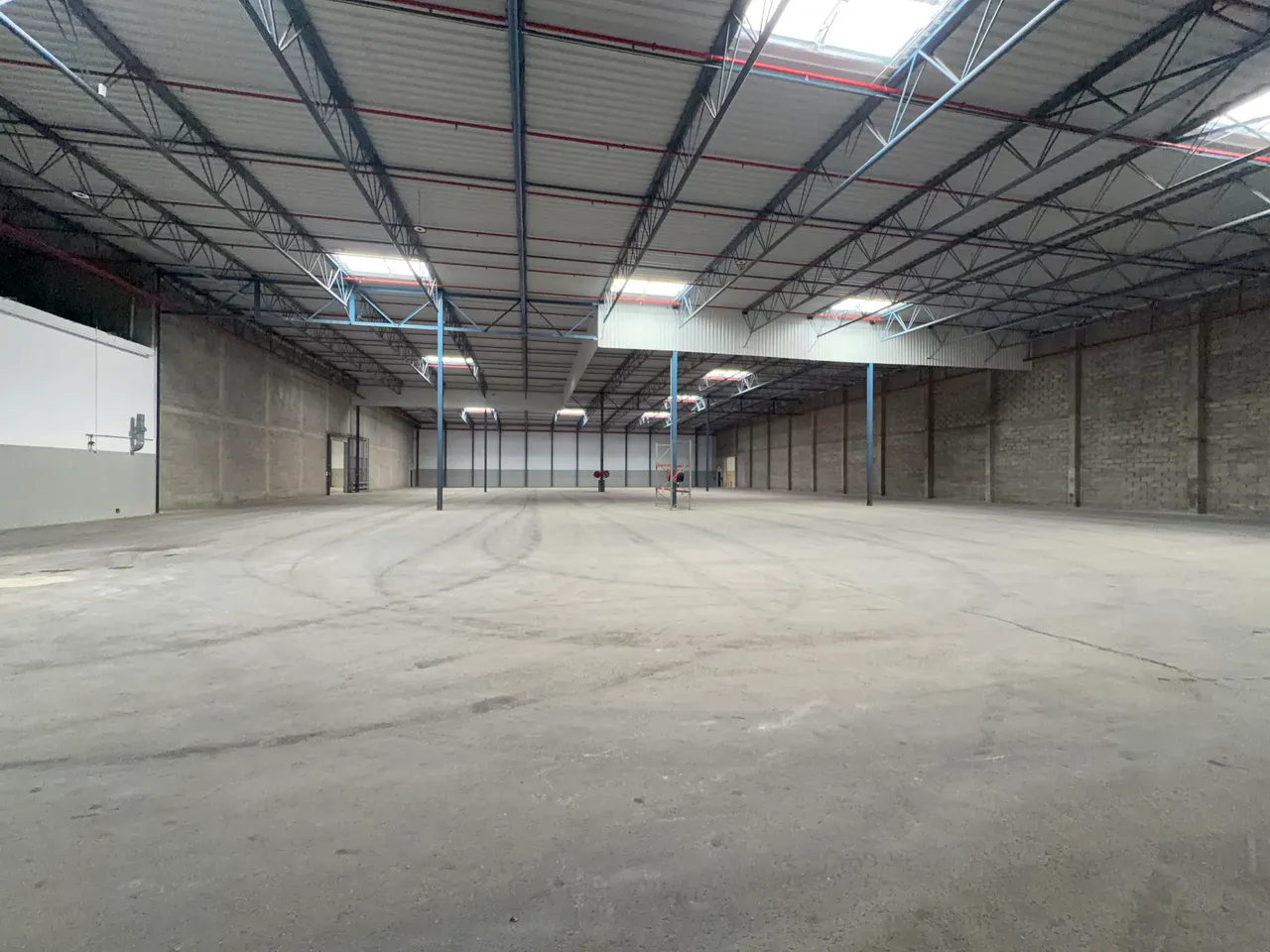 logistics - Entrepôt Logistique À Louer - gallery - 2