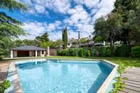 living - 1,600m² house / villa for sale in La Moraleja Urbanización - gallery thumbnail - 4