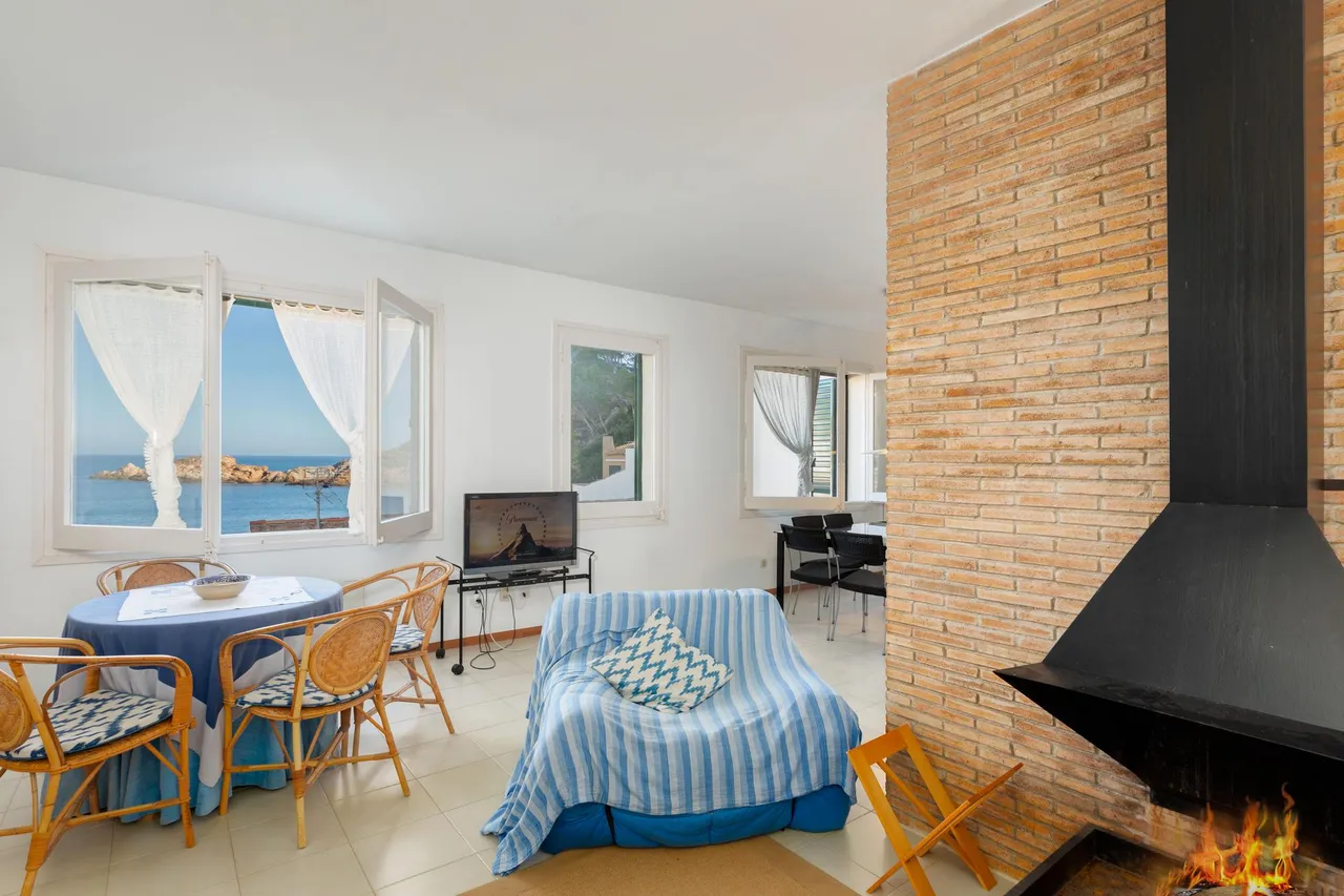 living - 184m² house / villa for sale in Sa Tuna, Costa Brava - gallery - 5