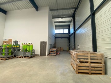 logistics - Light Industrial Premises / Offices For Rent - featured