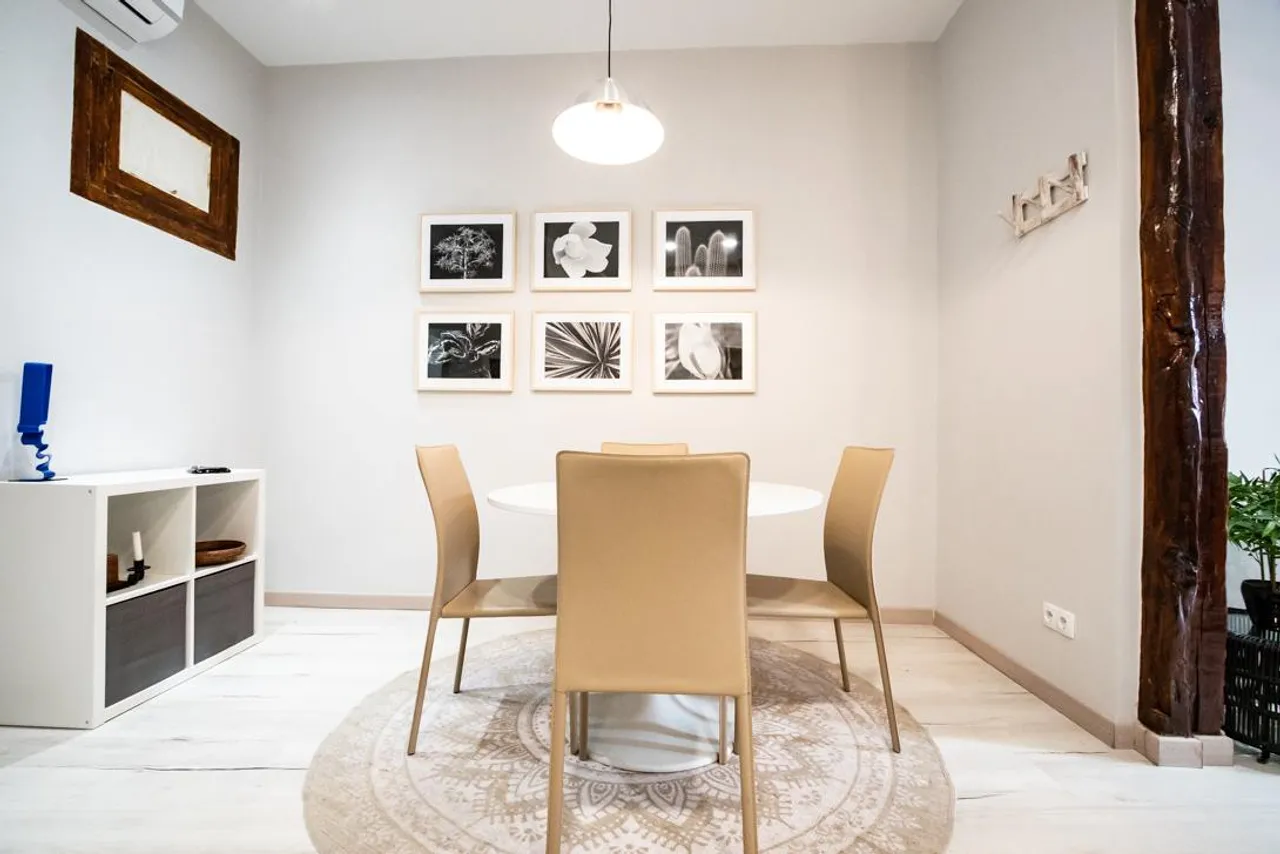 living - Piso de 45m² en alquiler en Cortes / Huertas, Madrid - gallery - 9