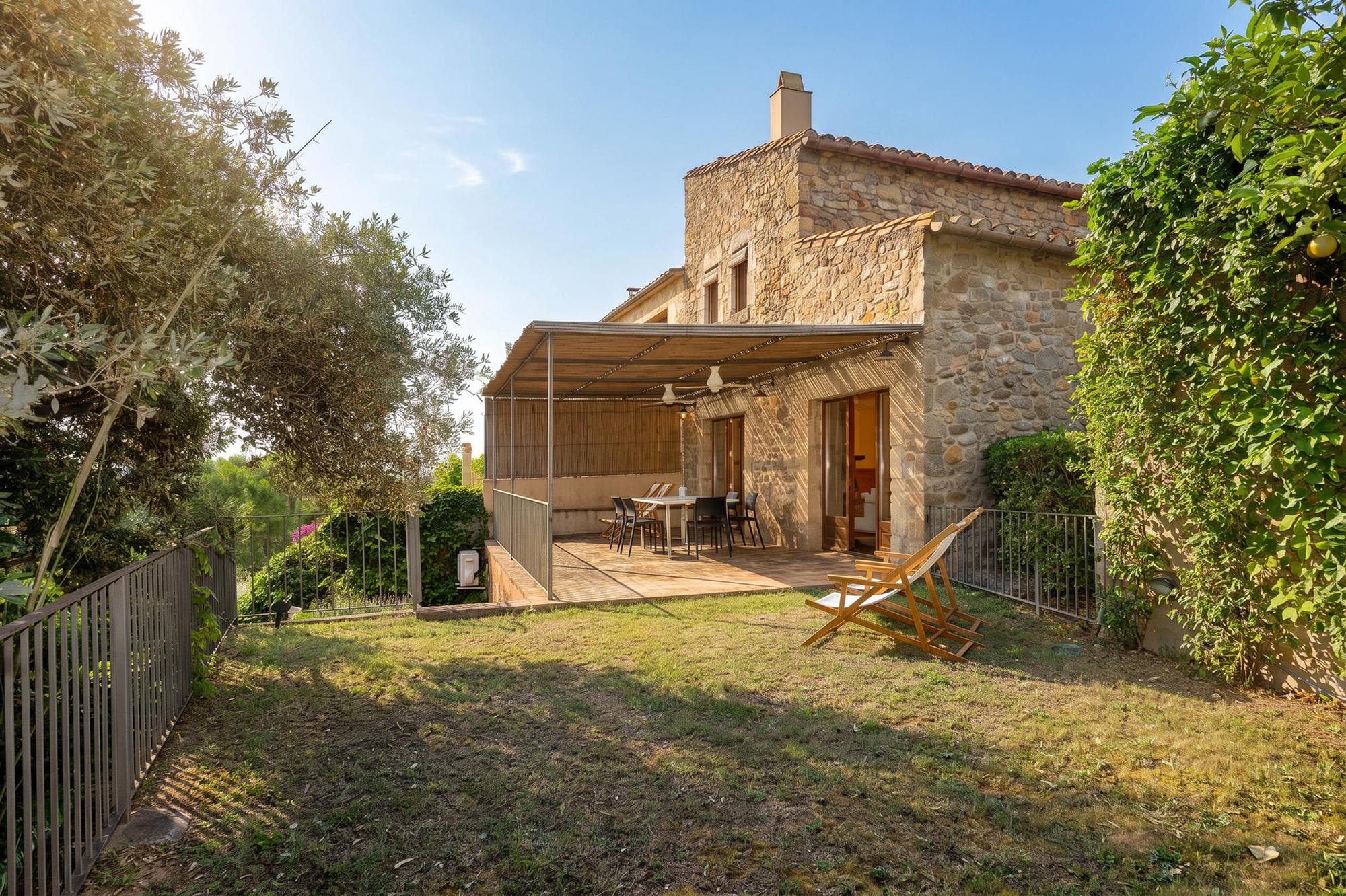 living - 260m² house / villa with 175m² garden for sale in Baix Empordà - gallery thumbnail - 1