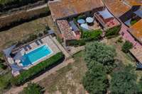 living - Casa rural de 1,385m² en venta en Baix Empordà, Girona - Plano del piso thumbnail - 2