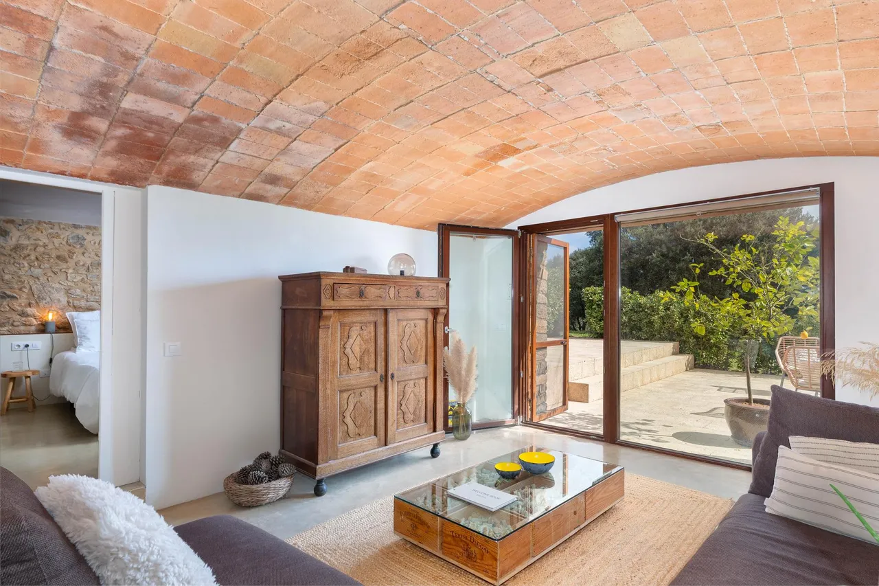 living - 1,000m² country house for sale in El Gironés, Girona - gallery - 10