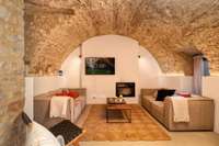 living - Masia de 297m² con 30m² terraza en venta en Baix Empordà - gallery thumbnail - 7