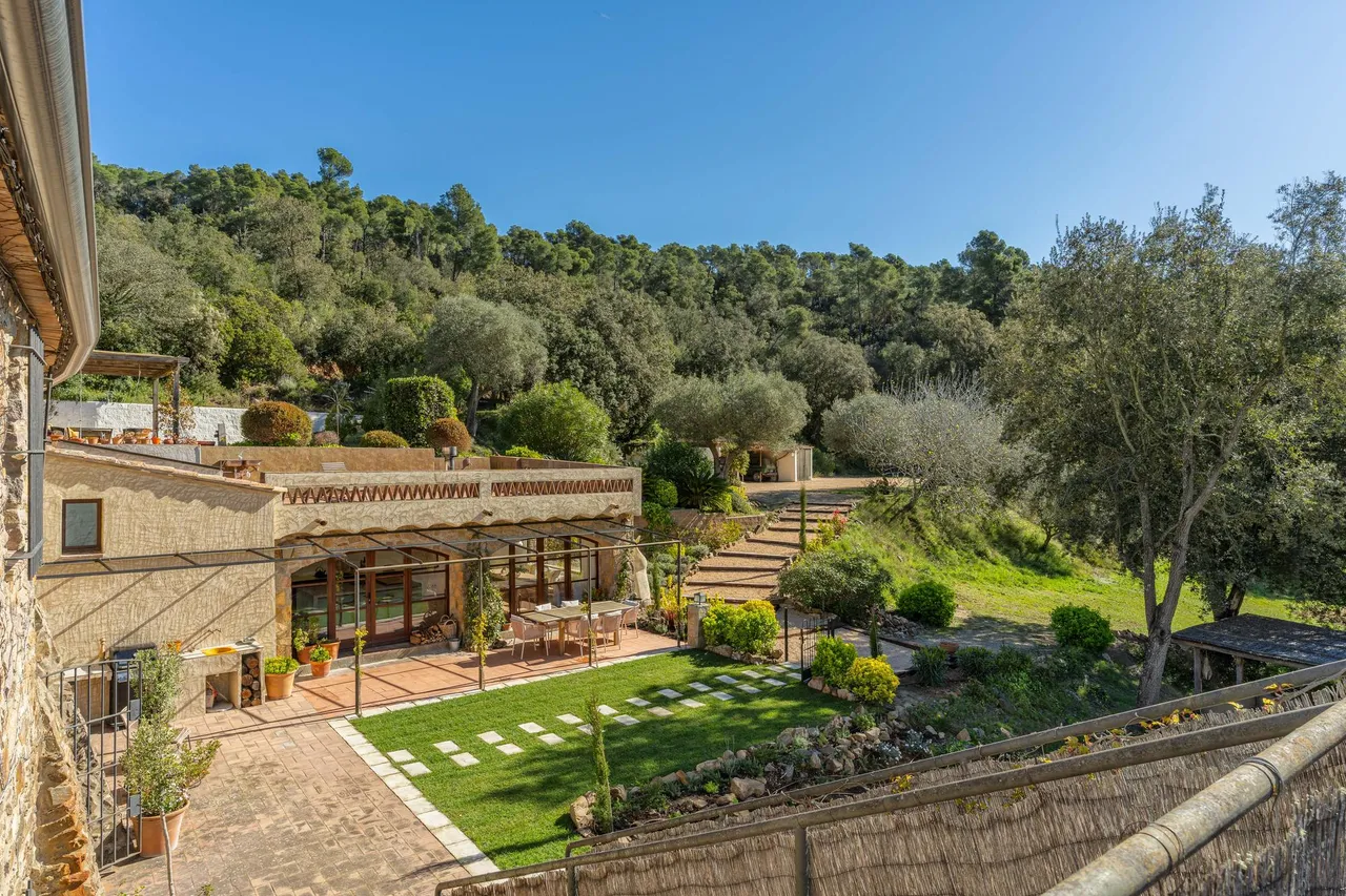 living - 642m² country house for sale in Baix Empordà, Girona - gallery - 10