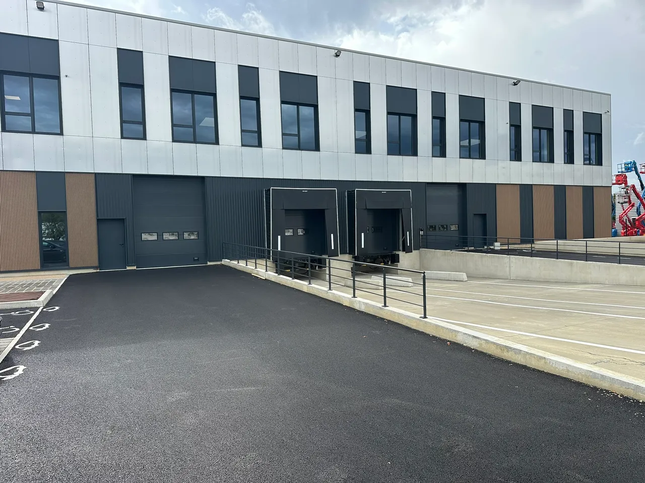 logistics - Activités / Bureaux À Louer - gallery - 10