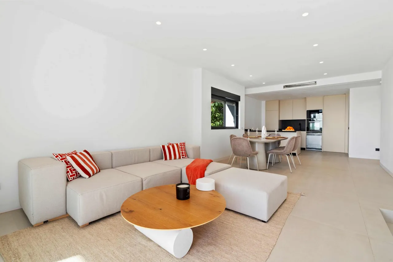 living - Contemporary villas and penthouses in El Paraíso, Estepona - gallery - 10